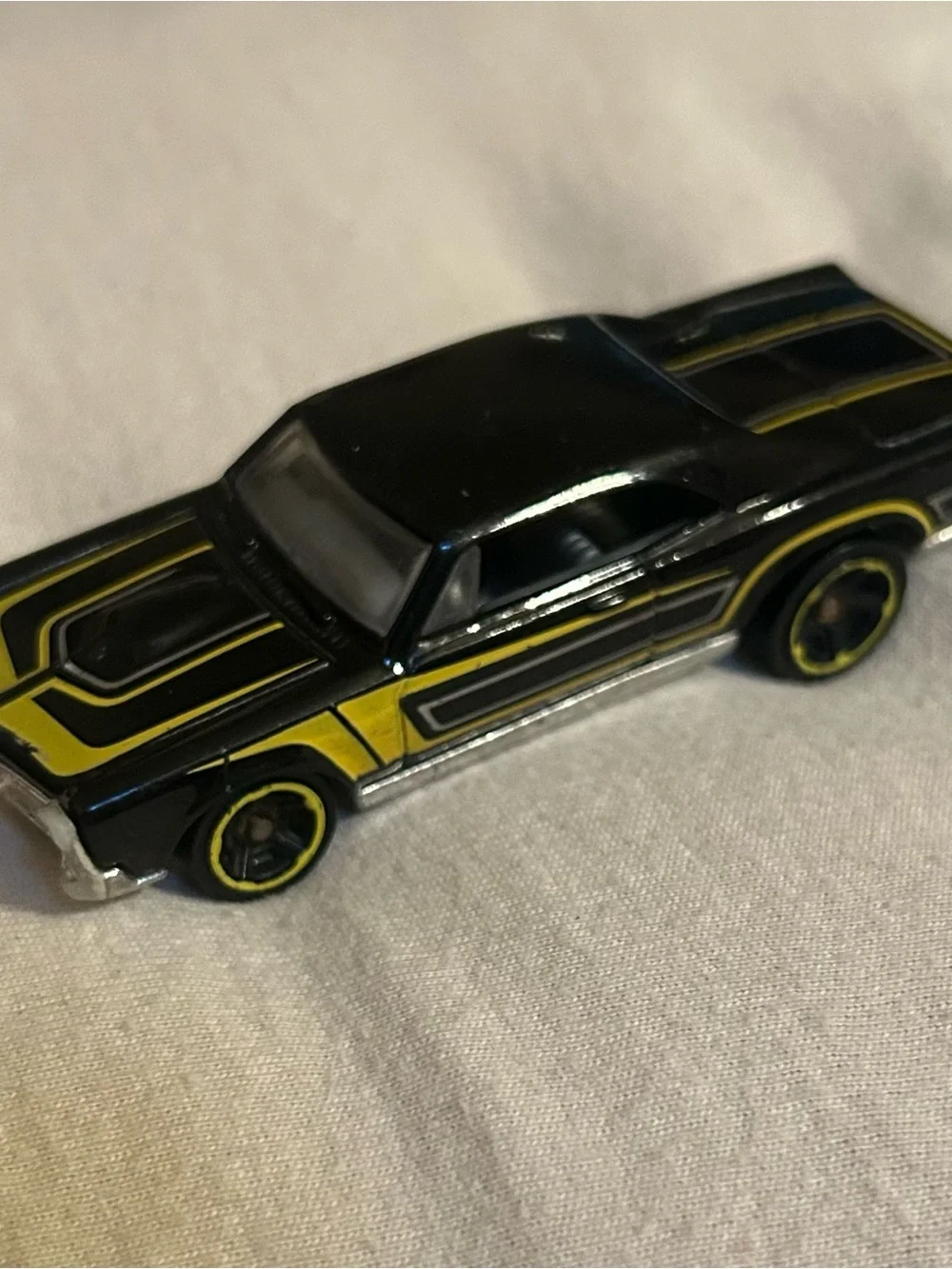 Loose Hot Wheels 2017 Muscle Mania '67 Pontiac GTO with Yellow Stripes